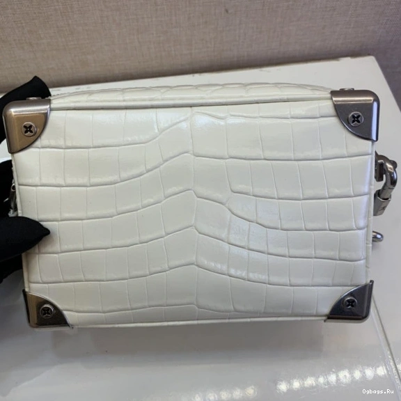 VUITTON TRUNK LOUIS SOFT 0325